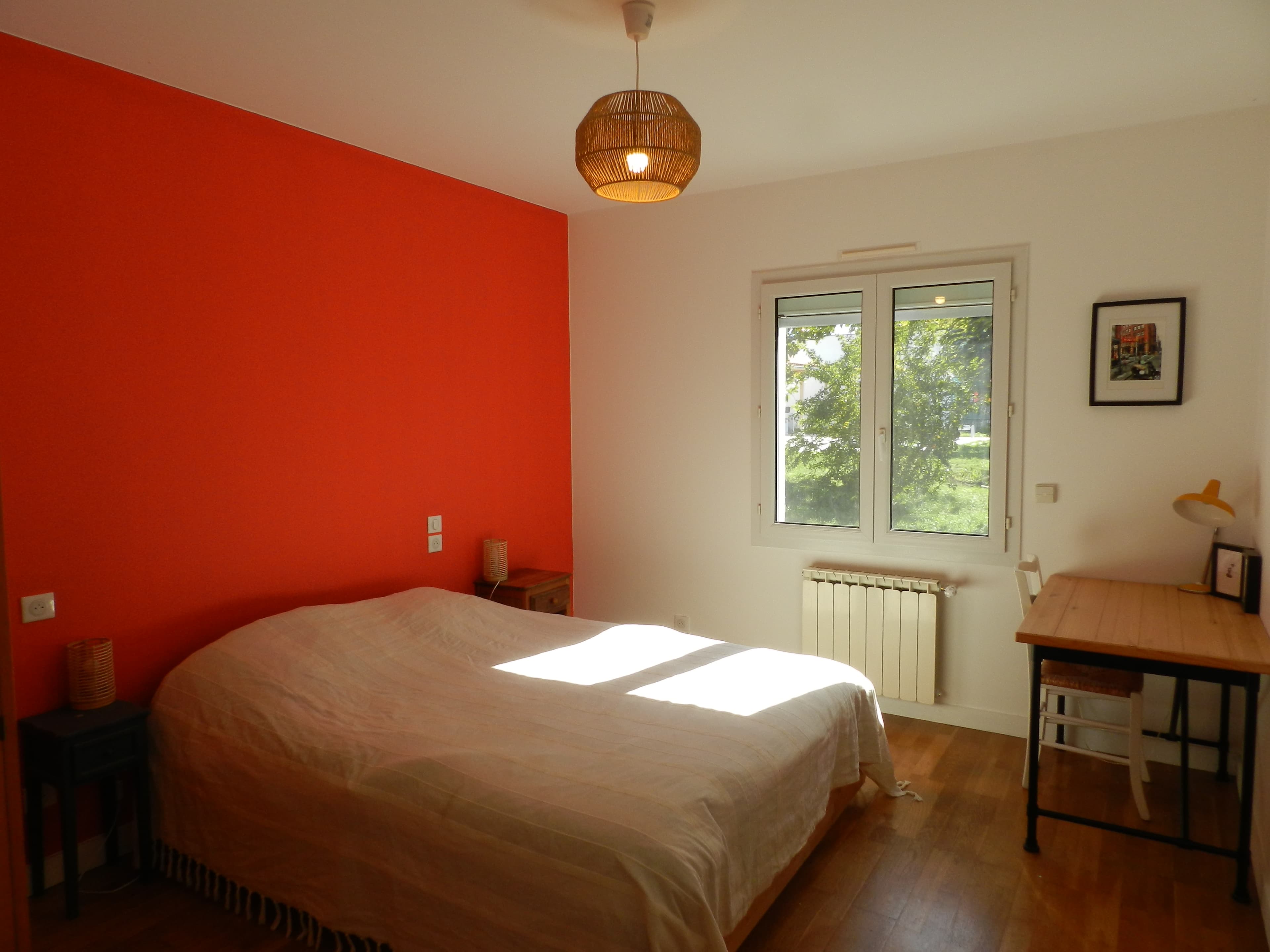 Chambre rouge de la maison principale